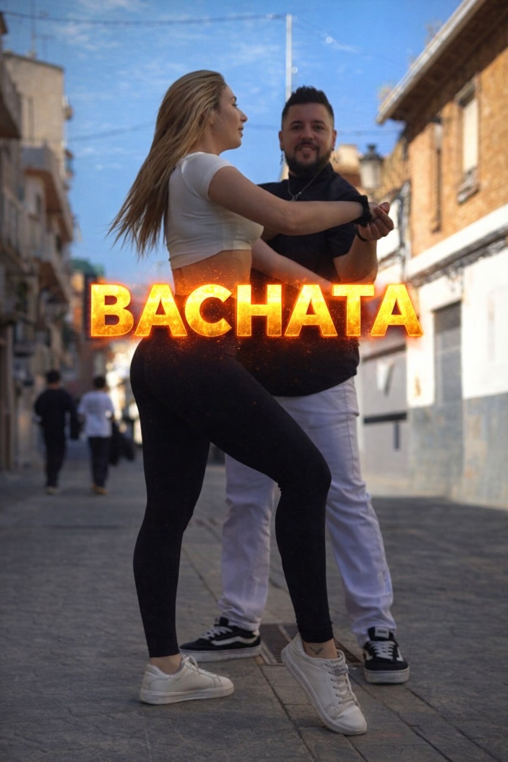 Pareja bailando bachata en Paiporta con Som Tribu